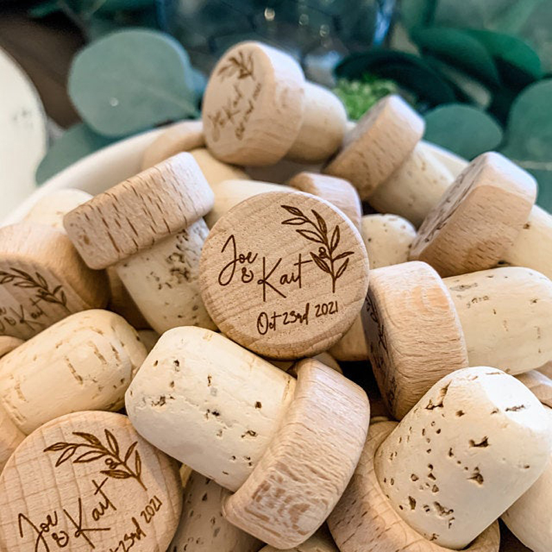 Wedding Supply List - Tappo per vino in legno personalizzato